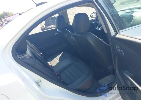 2015 Chevrolet Sonic Rs Auto z USA, uszkodzony, nr VIN 1G1JG5SB4F4177978